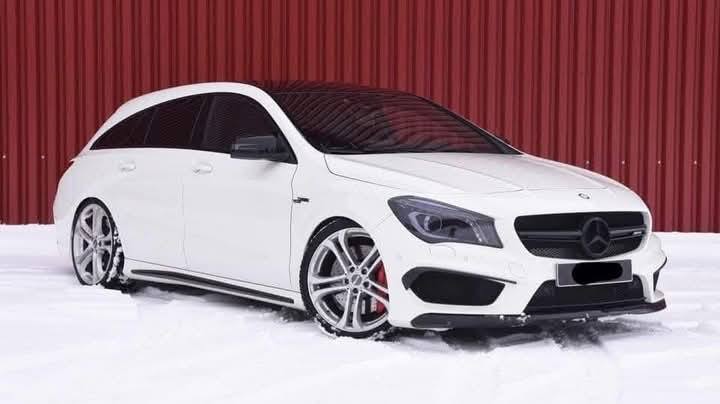 Mercedes-Benz CLA 45 AMG 381CH 
